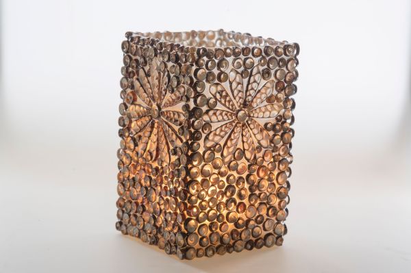 Windlicht in Spanien handgefertigt - Bruchfester Fiberglascubus mit Muscheln in Schneckenform
